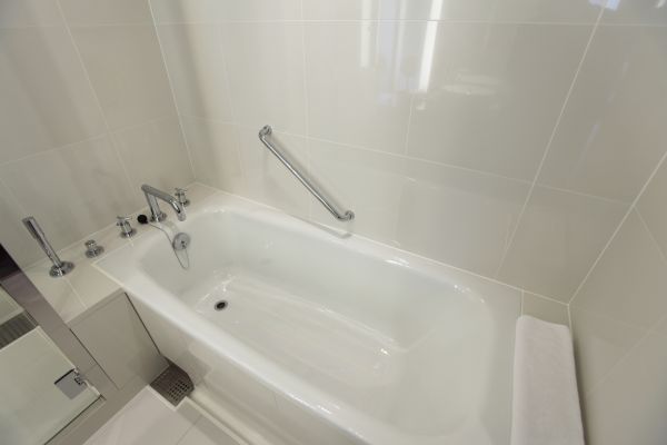 Cost of Bathtub Repair in Brighton